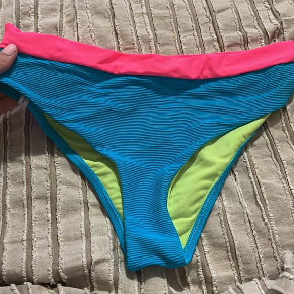 Body Glove Aro Scoop Multi Color Block Bikini. - Picture 6 of 8